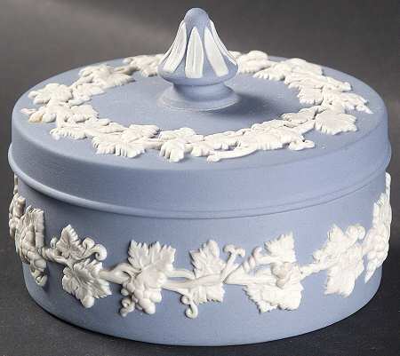 Cream Color on Lavender (Pale Blue) Jasperware Small Spiked Knob Box