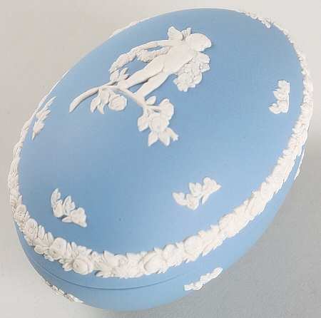 Cream Color on Lavender (Pale Blue) Jasperware Large Egg Box & Lid