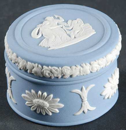 Cream Color on Lavender (Pale Blue) Jasperware Box-Round/Miniature