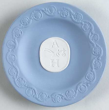 Cream Color on Lavender (Pale Blue) Jasperware 4" Round Tray