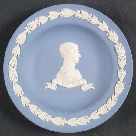 Jasperware Royalty Giftware Round Personality Tray