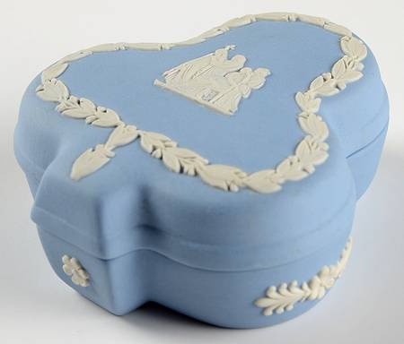 Cream Color on Lavender (Pale Blue) Jasperware Club Shape Box & Lid
