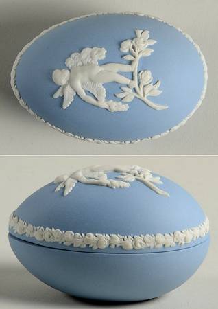 Cream Color on Lavender (Pale Blue) Jasperware Egg Box & Lid