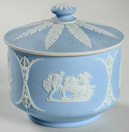 Cream Color on Lavender (Pale Blue) Jasperware 4" Round Bon Bon & Lid