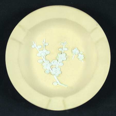 Cream Color on Primrose Jasperware 3 Slot Round Ashtray