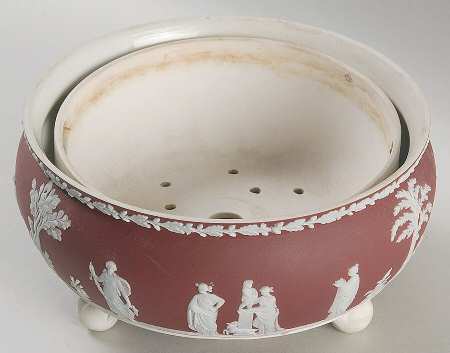 Cream Color on Crimson Jasperware 6" Fern Dish with Liner