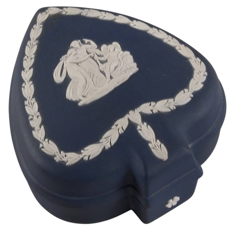 Cream Color on Wedgwood Blue Jasperware Spade Box W/Lid