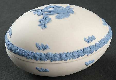 Lavender (Pale Blue) on Cream Color Jasperware Large Egg Box & Lid