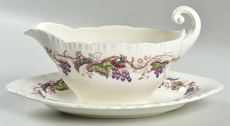 Jefferson Old Vine Gravy Boat with Attached Underplate