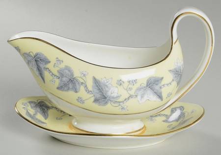 Josephine Yellow Gravy Boat with Attached Underplate