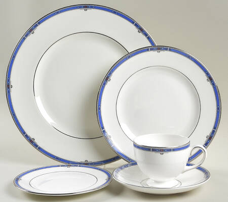 Kingsbridge 40 Piece Estate Set