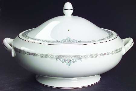 Kingsgate Round Covered Vegetable