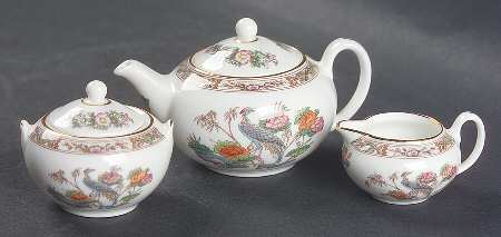 Kutani Crane Miniature Tea Set (Creamer, Suger, Tea Pot)