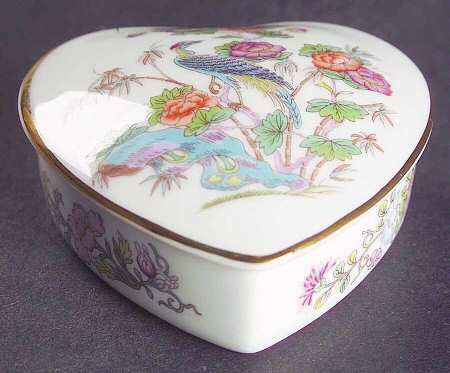 Kutani Crane Small Heart Shape Box & Lid