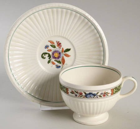 Ku Tani (Edme Shape) Footed Cup & Saucer Set