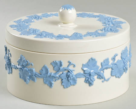Lavender on Cream Color (Plain) 7" Round Box & Lid