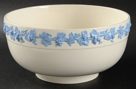Lavender on Cream Color (Plain) 7" Salad Serving Bowl