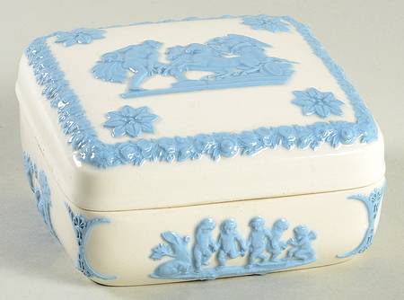 Lavender on Cream Color (Plain) Square Box & Lid