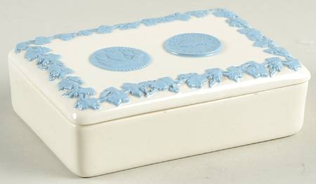 Lavender on Cream Color (Plain) Cigarette Box & Lid