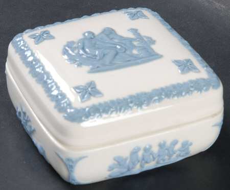 Lavender on Cream Color (Plain) Square Box & Lid