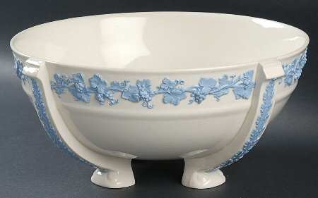 Lavender on Cream Color (Plain) (4 Toed) Centre Bowl