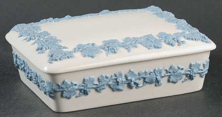 Lavender on Cream Color (Plain) Cigarette Box & Lid