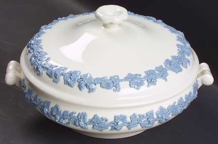 Lavender on Cream Color (Plain) Round Covered Vegetable