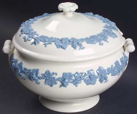 Lavender on Cream Color (Plain) Tureen &  Lid