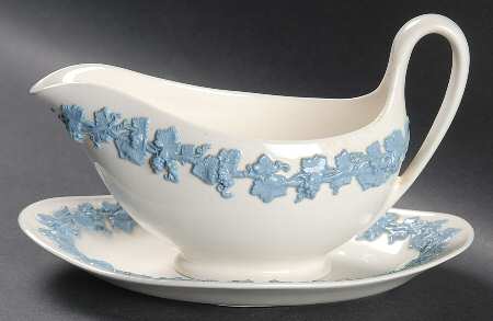 Lavender on Cream Color (Plain) Gravy Boat & Underplate/Relish