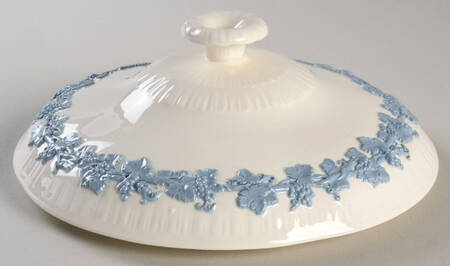 Lavender on Cream Color (Shell Edge) Lid for Round Vegetable by Wedgwood
