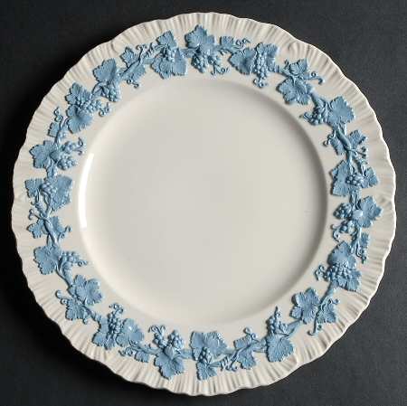 Lavender on Cream Color (Shell Edge) Dinner Plate by Wedgwood