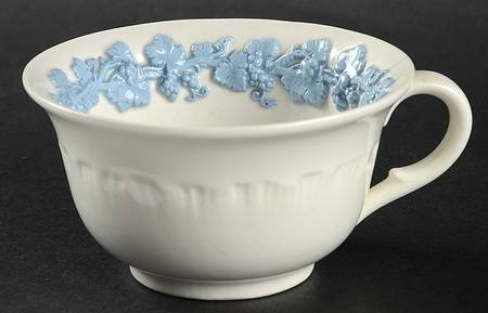 Lavender on Cream Color (Shell Edge) Flat Cup