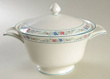 Lausanne Round Covered Vegetable