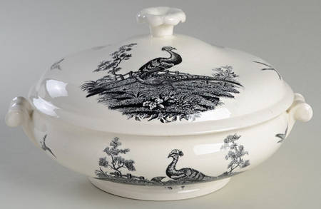 Liverpool Birds Black (No Trim) Round Covered Vegetable