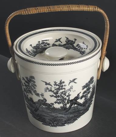 Liverpool Birds Black (No Trim) Slop Jar & Lid