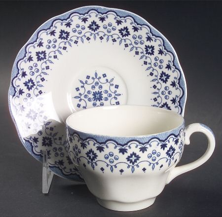 Lille Blue (No Medallion) Flat Cup & Saucer Set