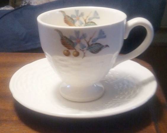 Londonderry Footed Demitasse Cup & Saucer Set