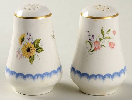 Lowestoft Salt & Pepper Set
