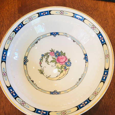 Malvern (Floral Center, Gold Trim) Dinner Plate