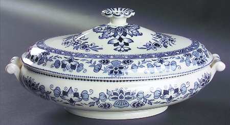 Mandarin Blue Oval Covered Vegetable