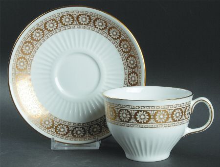 Marguerite Flat Cup & Saucer Set