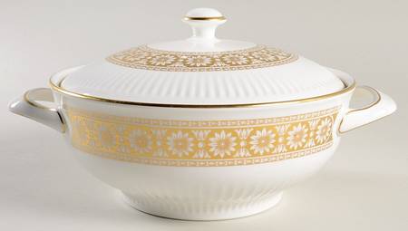 Marguerite Round Covered Vegetable