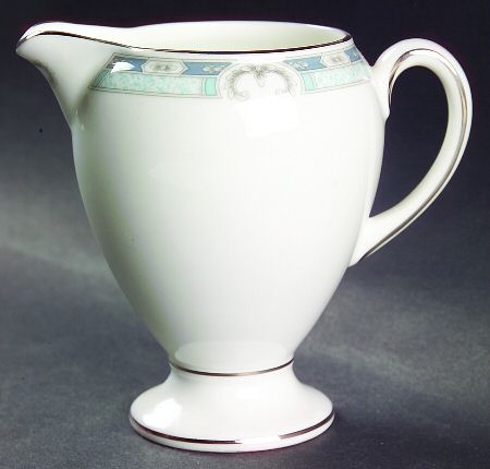 Masefield Globe Shape Creamer