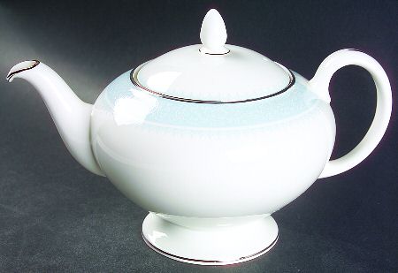 Mayfair (R4535, Bone China) Teapot & Lid