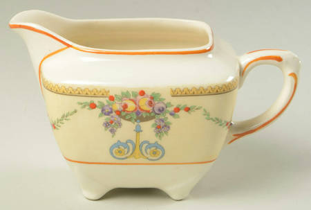 Mayfair (C1542) Creamer