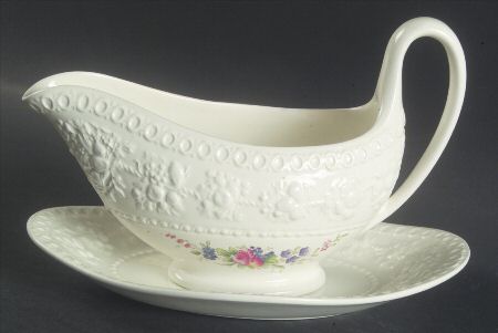 Mayfair (AL9338 , TK53, Wellesley Shape) Gravy Boat & Underplate