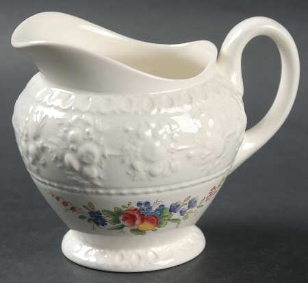 Mayfair (AL9338 , TK53, Wellesley Shape) Creamer