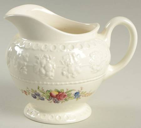 Mayfair (AL9338 , TK53, Wellesley Shape) Creamer