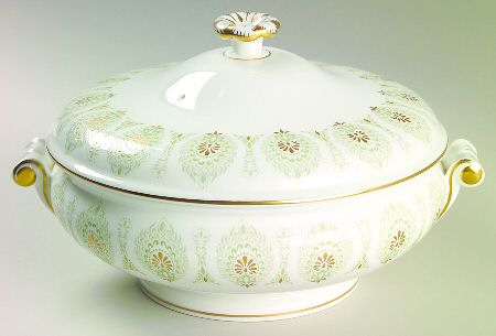 Medina Green Round Covered Vegetable