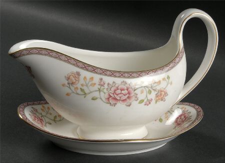 Melford Gravy Boat & Underplate